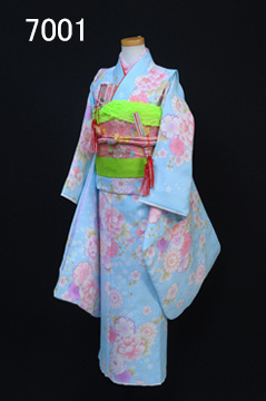 淡い水色の7歳女児着物