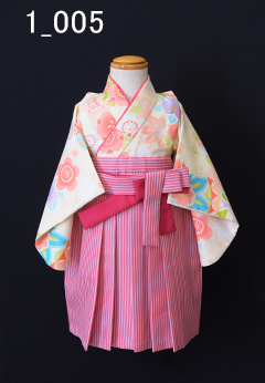 クリーム色の1才女児着物