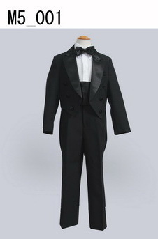 黒の5歳男児タキシード