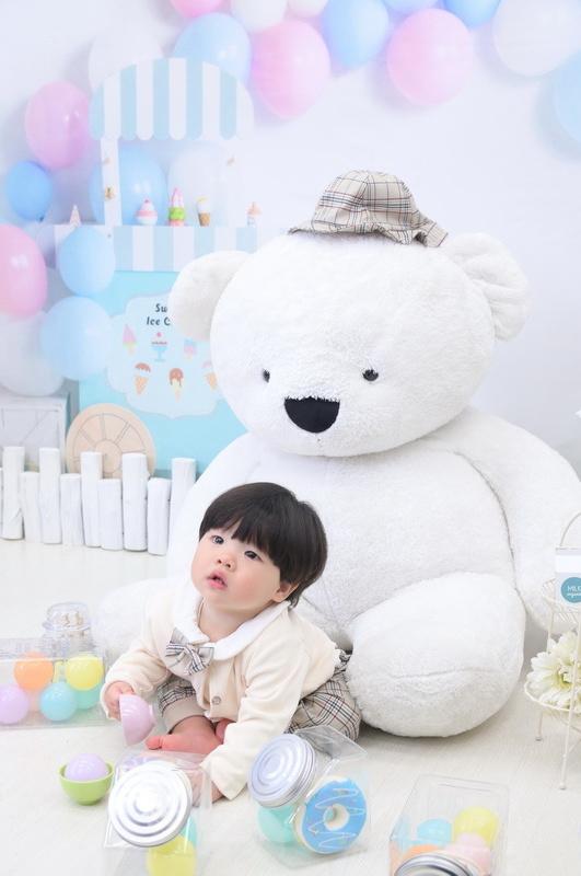 100日祝いの赤ちゃん