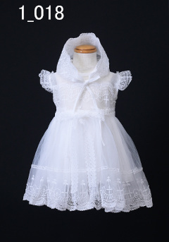 白色の1歳女児ドレス