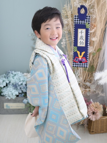 七五三写真/紫絞り着物の7才女の子