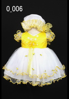黄色の6ヶ月女児ドレス