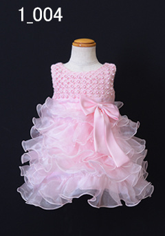 ピンクの1歳女児ドレス