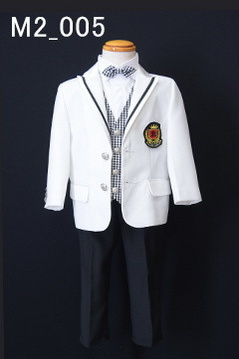 白の2歳男児スーツ