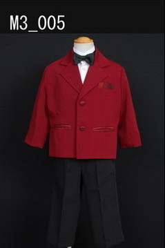 赤の3歳男児スーツ