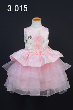 ピンクの3才ドレス